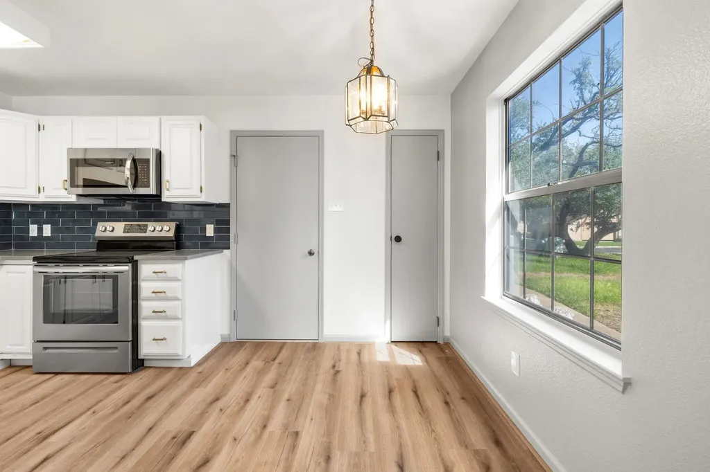 28 Oaks Place Lago Vista TX 78645