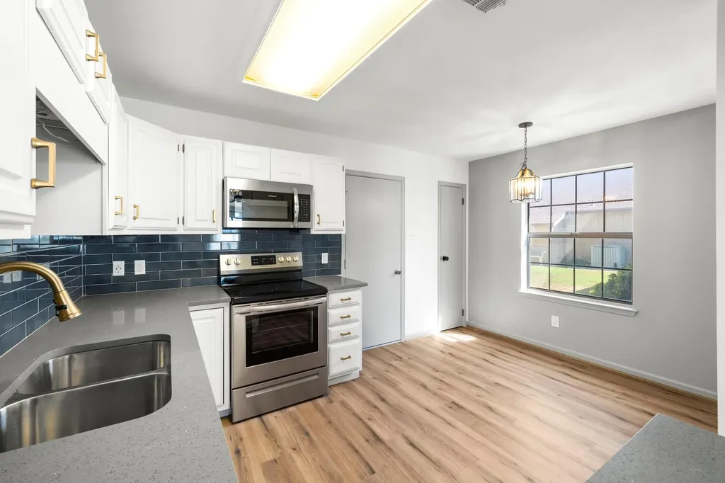 28 Oaks Place Lago Vista TX 78645