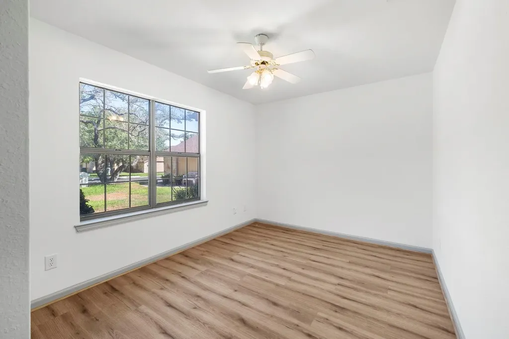 28 Oaks Place Lago Vista TX 78645