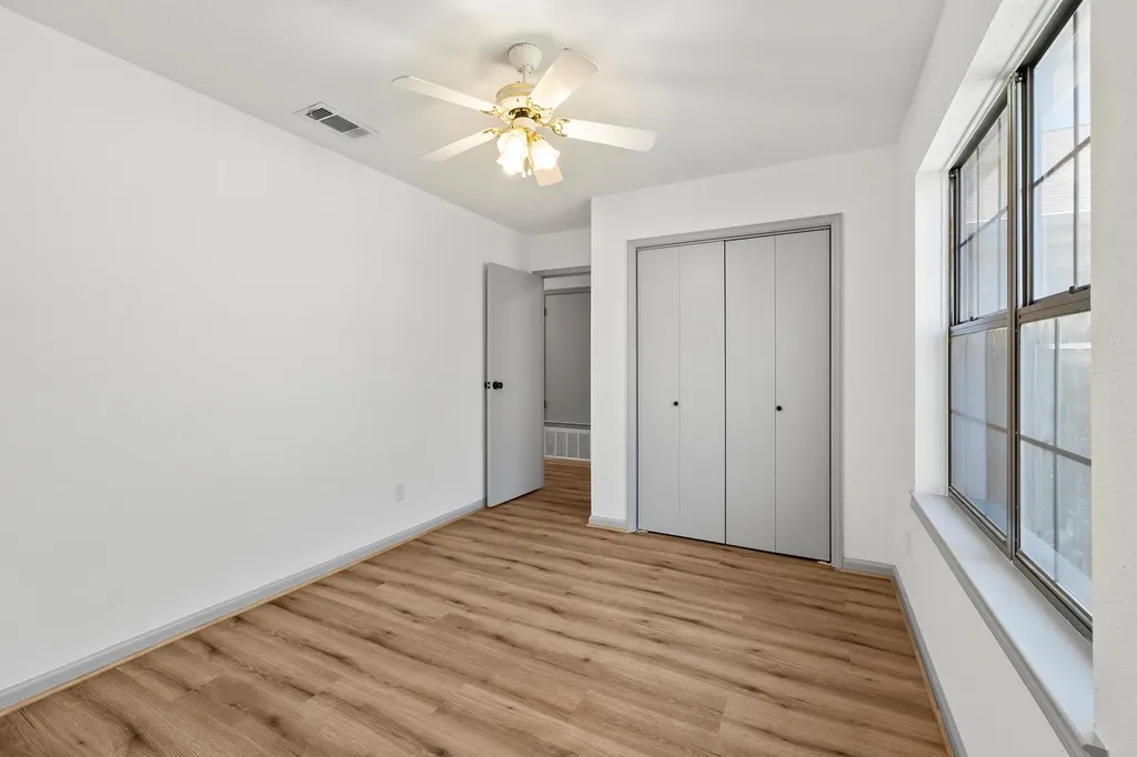 28 Oaks Place Lago Vista TX 78645