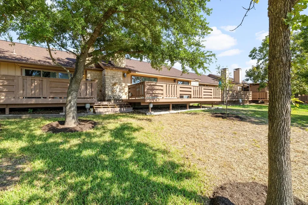 28 Oaks Place Lago Vista TX 78645