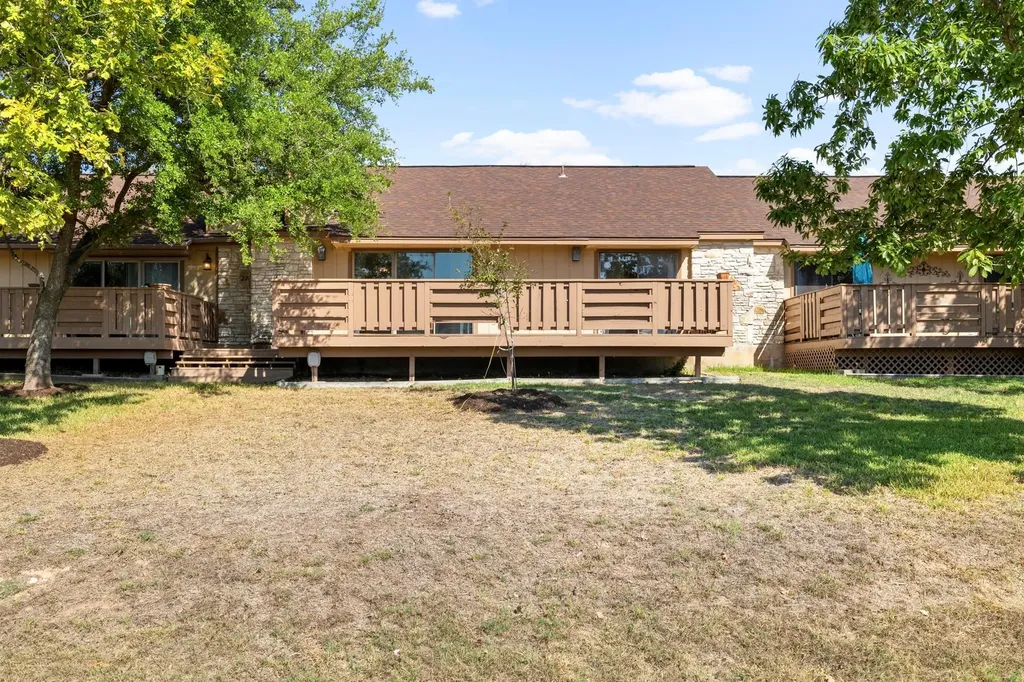 28 Oaks Place Lago Vista TX 78645
