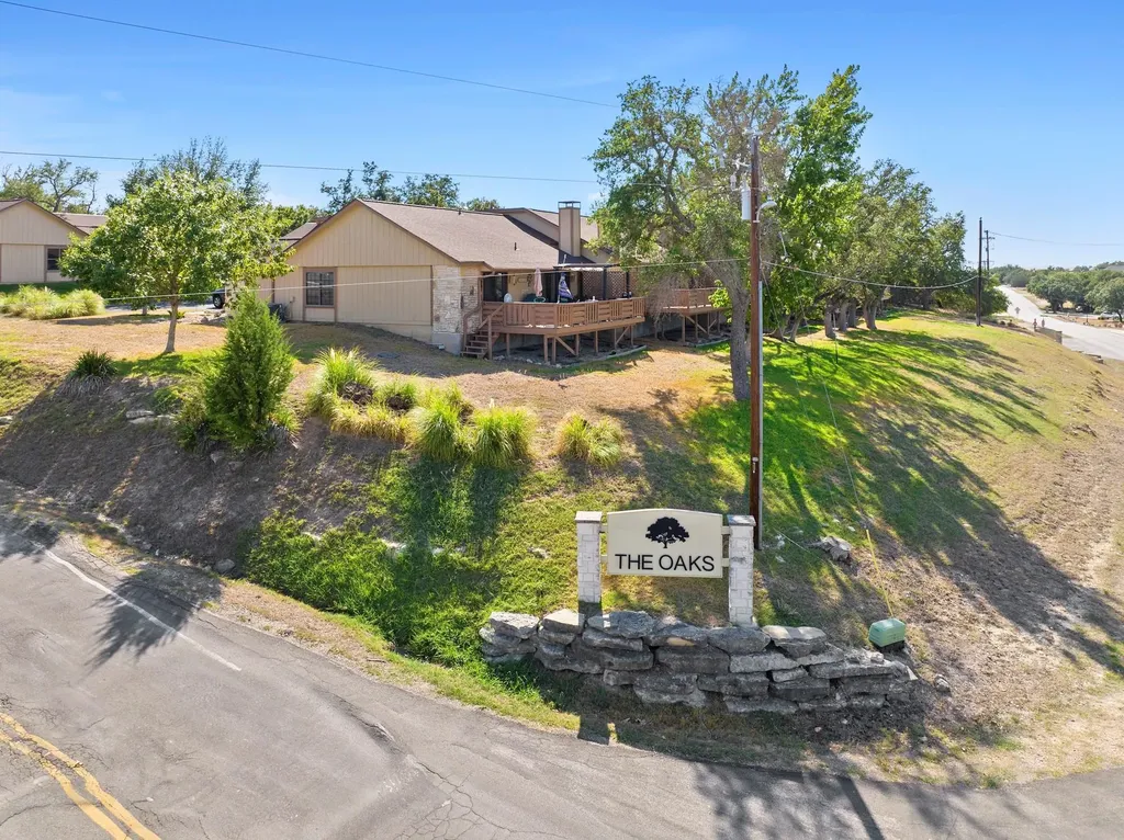 28 Oaks Place Lago Vista TX 78645