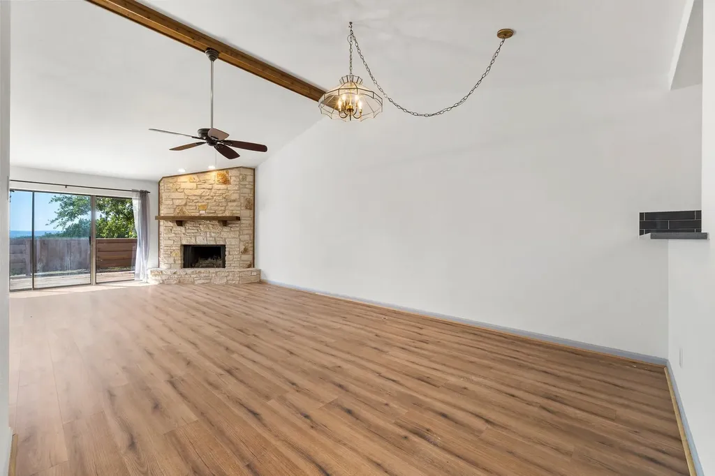 28 Oaks Place Lago Vista TX 78645