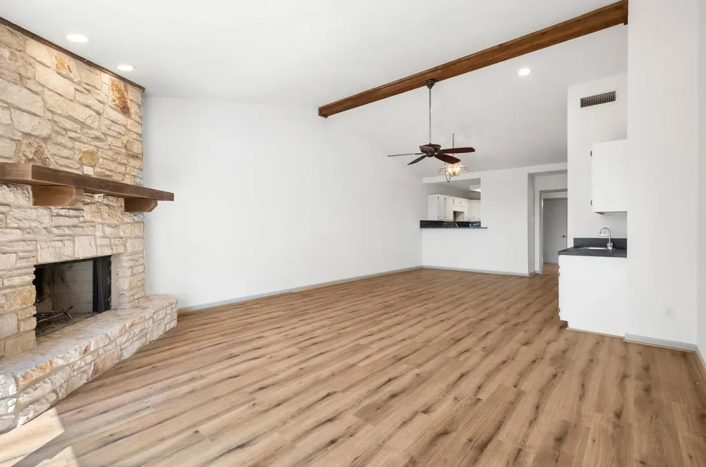 28 Oaks Place Lago Vista TX 78645