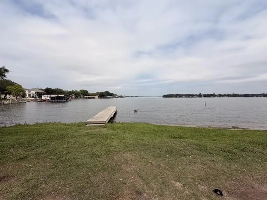 214 W Bluebriar Drive Granite Shoals TX 78654