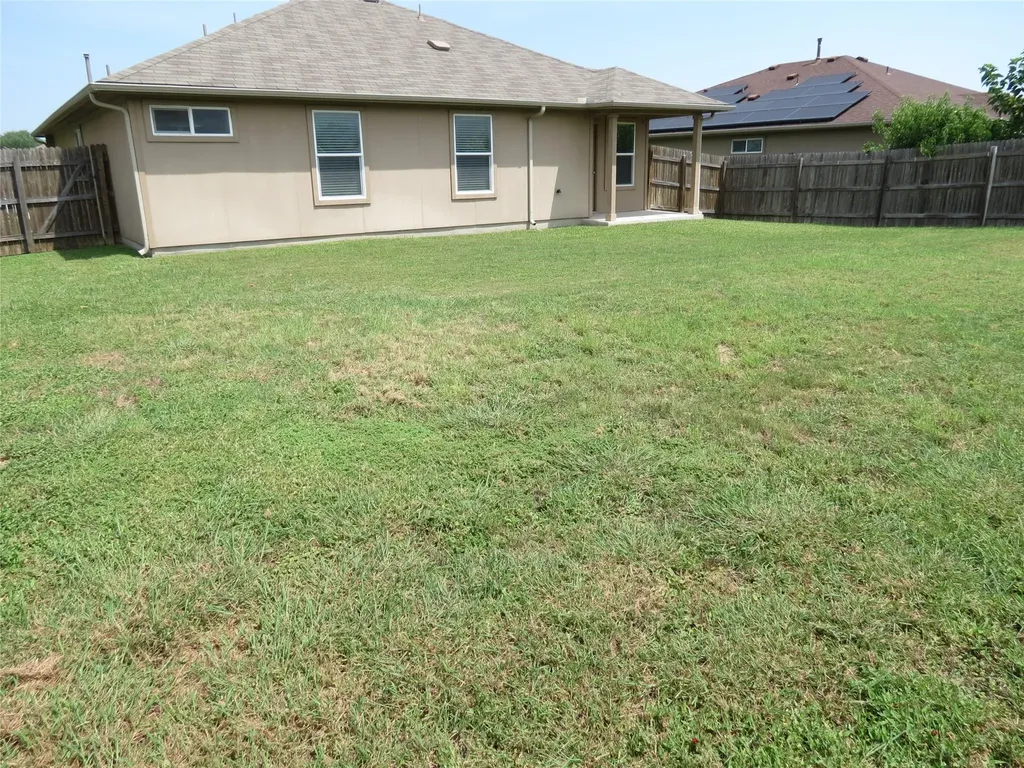 375 Musgrav Kyle TX 78640