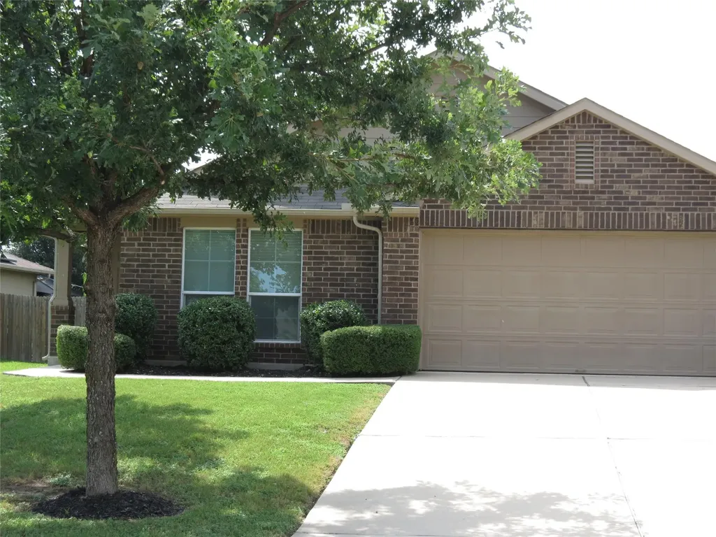 375 Musgrav Kyle TX 78640