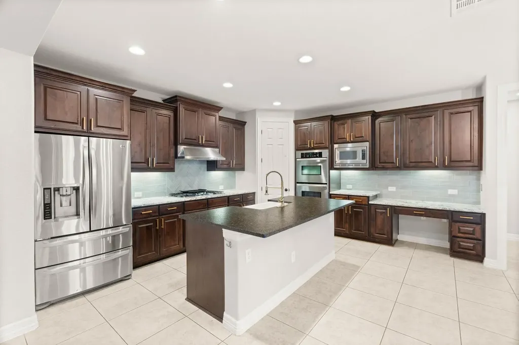 2201 Quarry Loop Leander TX 78641