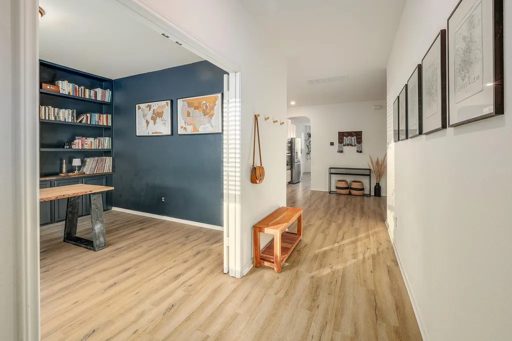 1132 Hemlen Cove Leander TX 78641