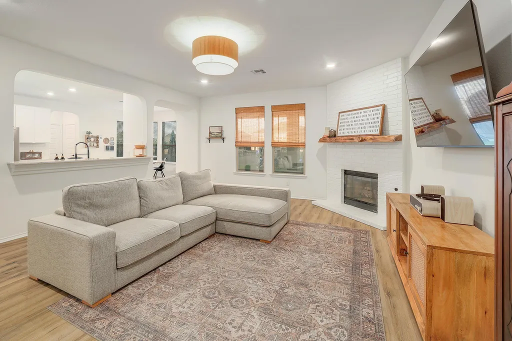 1132 Hemlen Cove Leander TX 78641