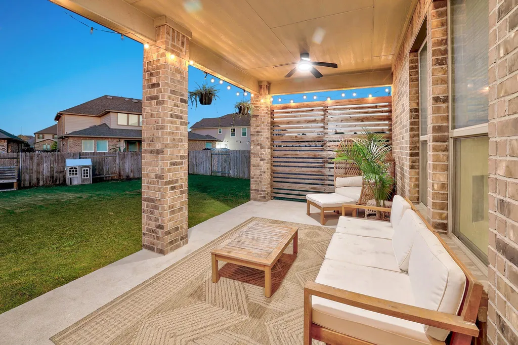 1132 Hemlen Cove Leander TX 78641