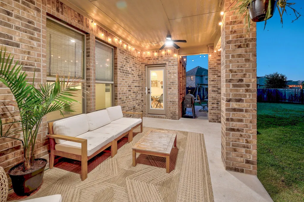1132 Hemlen Cove Leander TX 78641