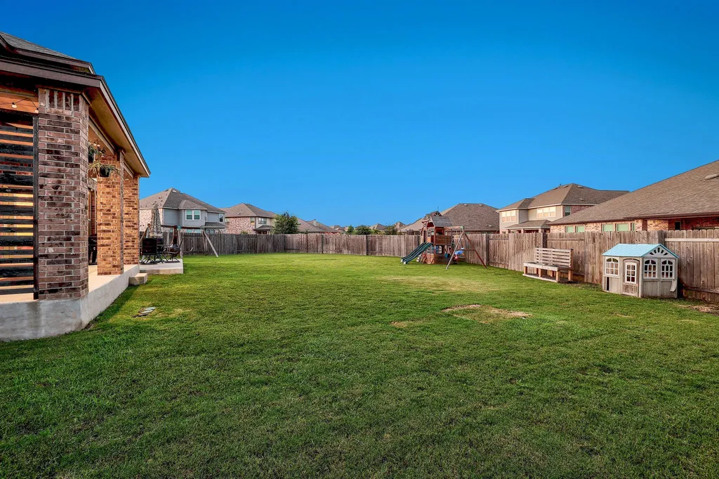 1132 Hemlen Cove Leander TX 78641