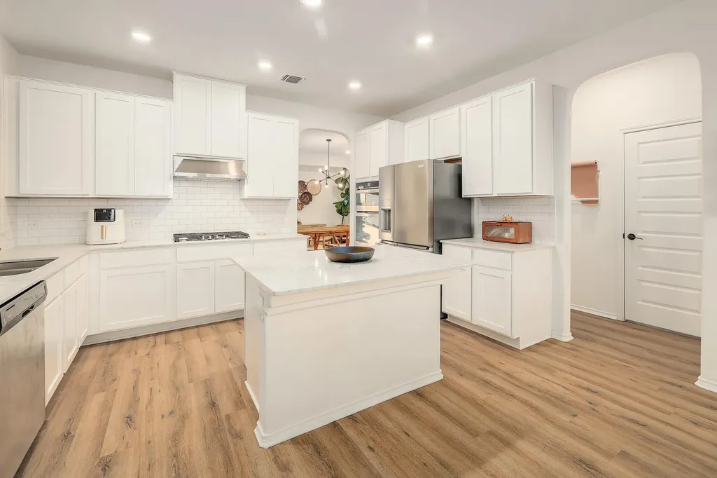 1132 Hemlen Cove Leander TX 78641