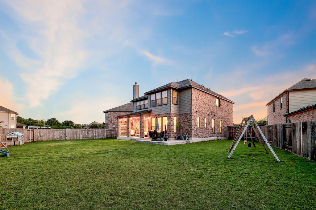 1132 Hemlen Cove Leander TX 78641