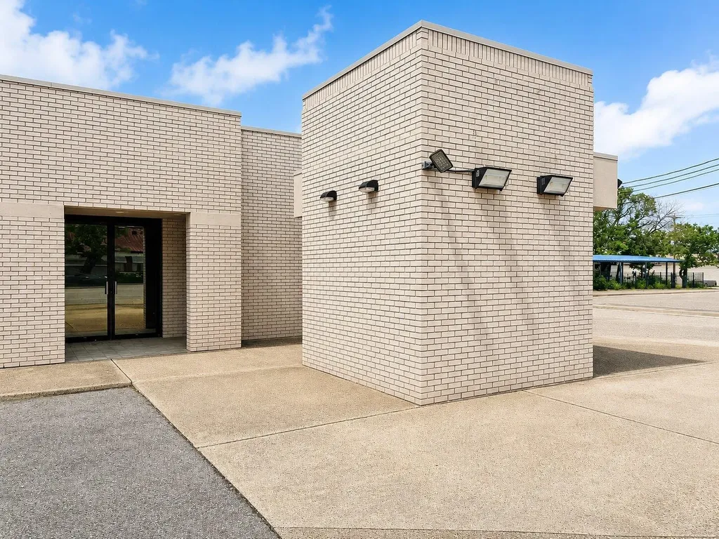 101 N 4th Street Lometa TX 76853