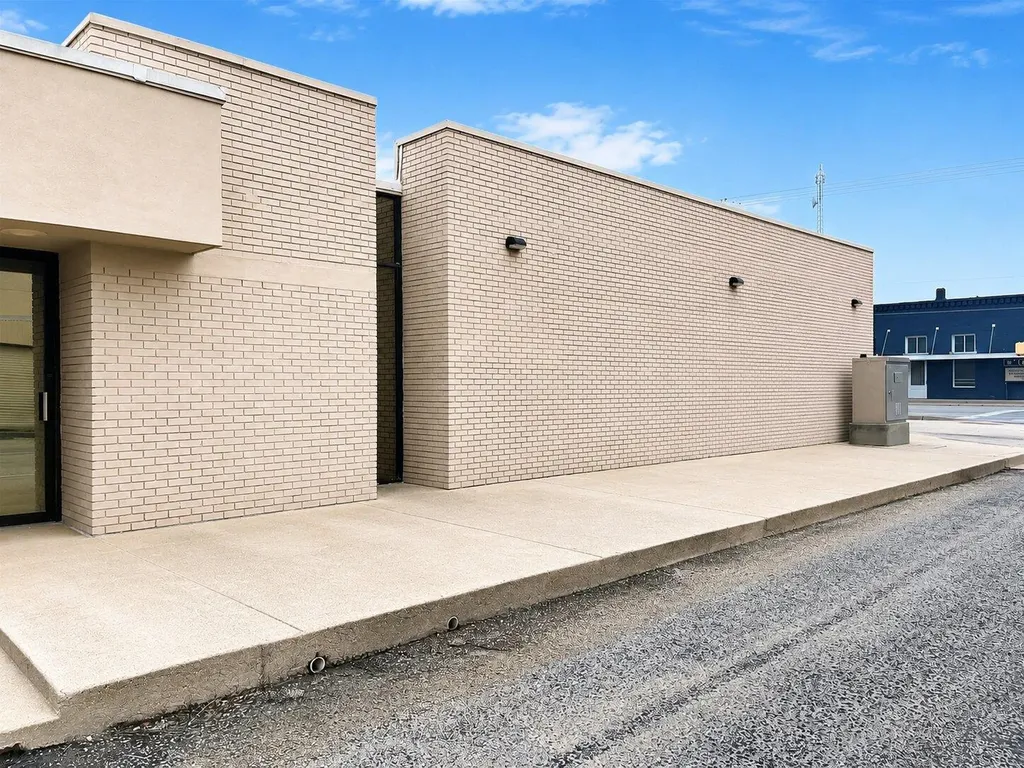 101 N 4th Street Lometa TX 76853