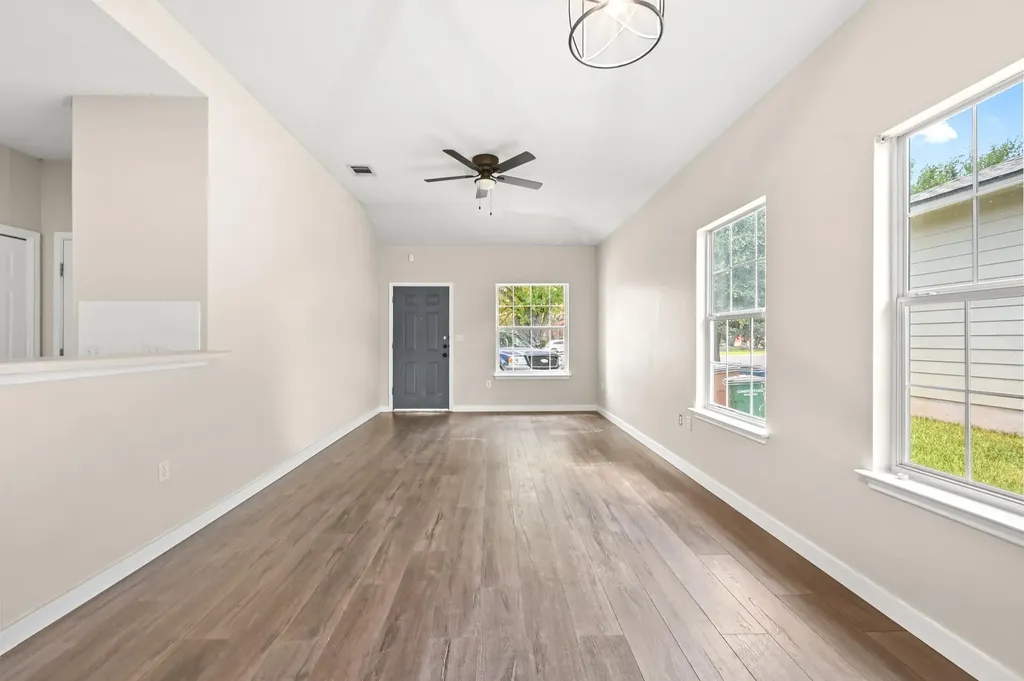 3008 Aftonshire Way Austin TX 78748