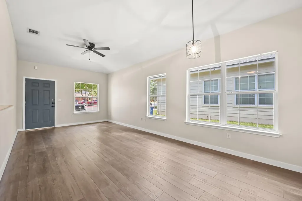 3008 Aftonshire Way Austin TX 78748