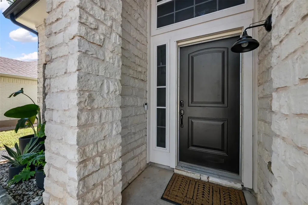 9313 Notches Drive Austin TX 78748