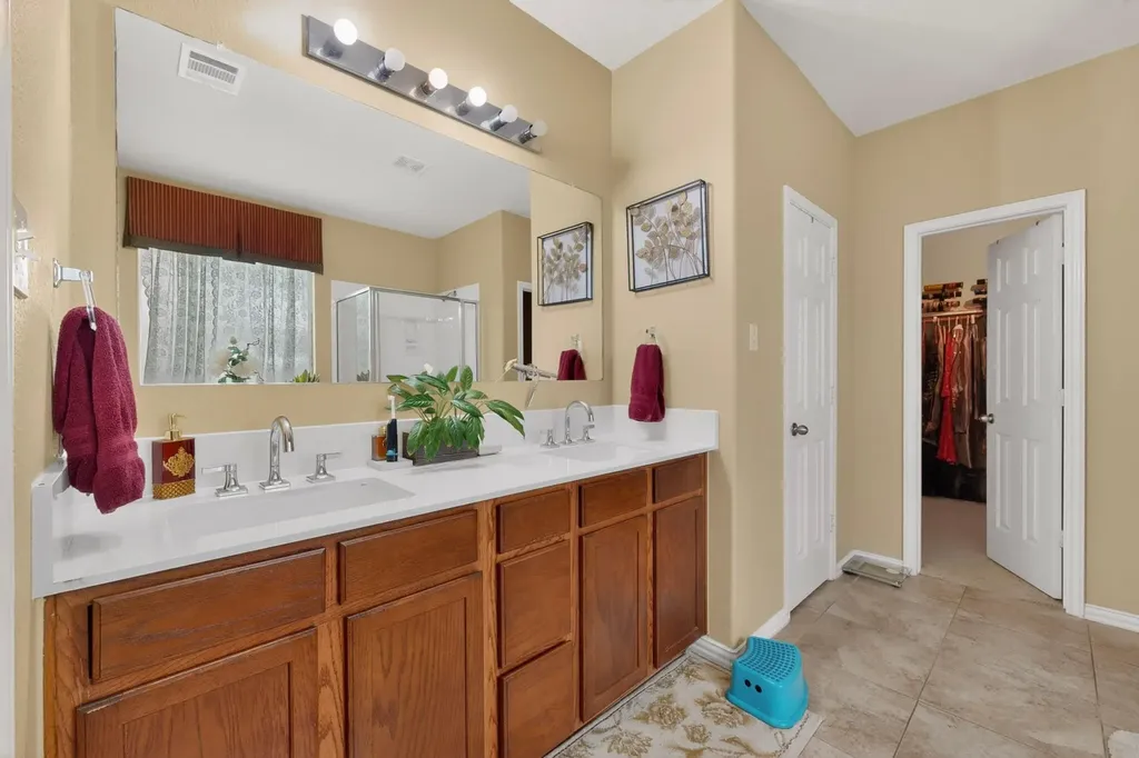 11228 Barn Owl Drive Austin TX 78754