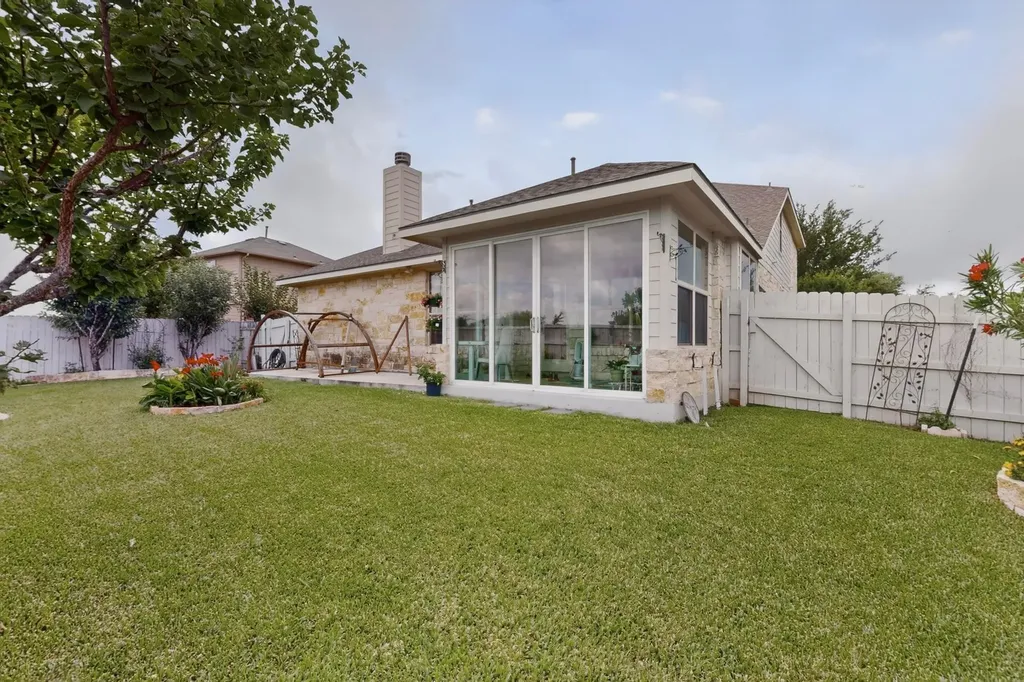 11228 Barn Owl Drive Austin TX 78754