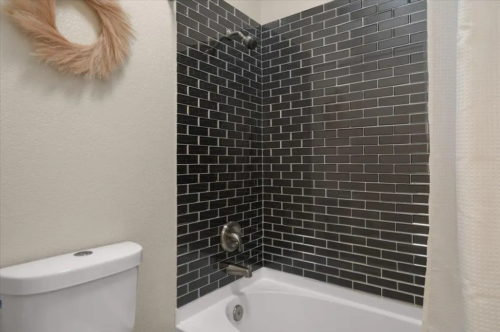 4806 Mendoza Drive Austin TX 78721