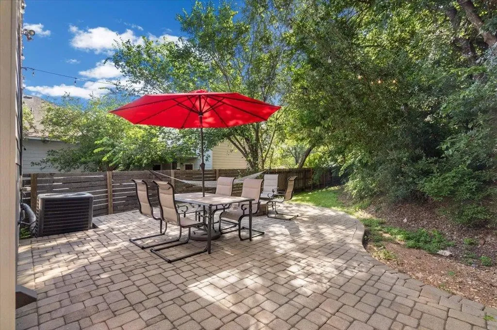 4806 Mendoza Drive Austin TX 78721