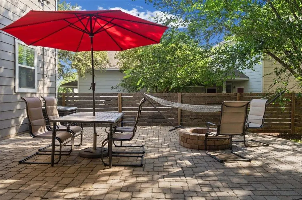 4806 Mendoza Drive Austin TX 78721