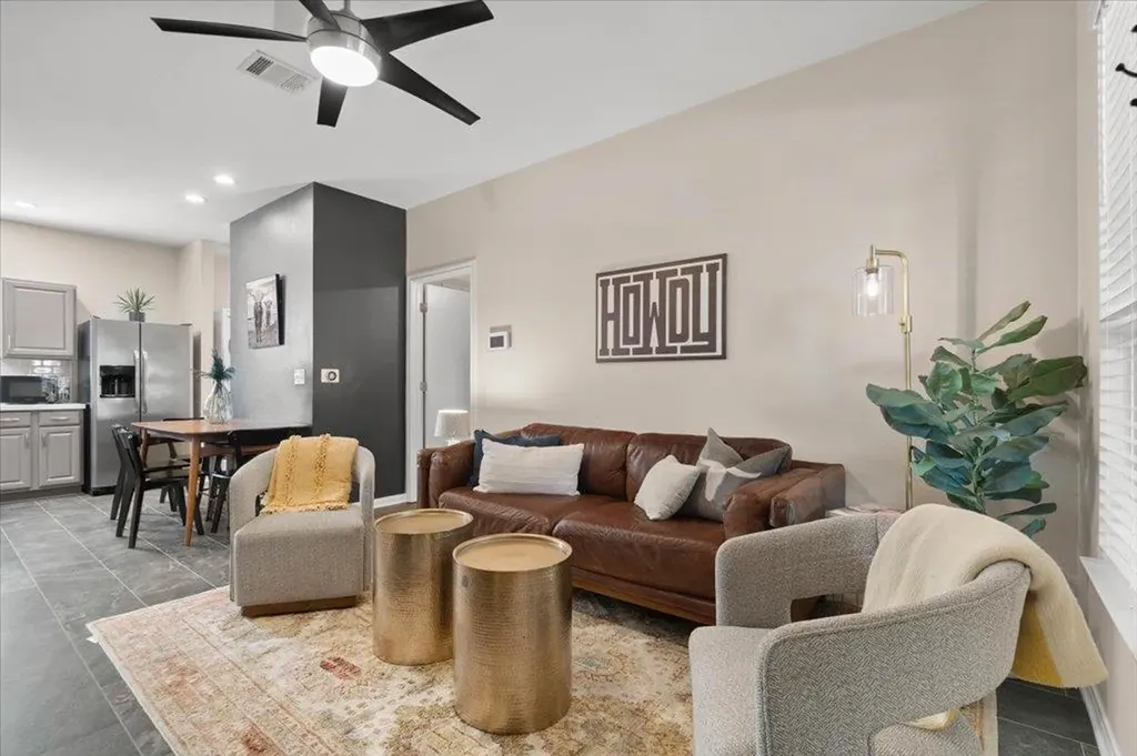 4806 Mendoza Drive Austin TX 78721