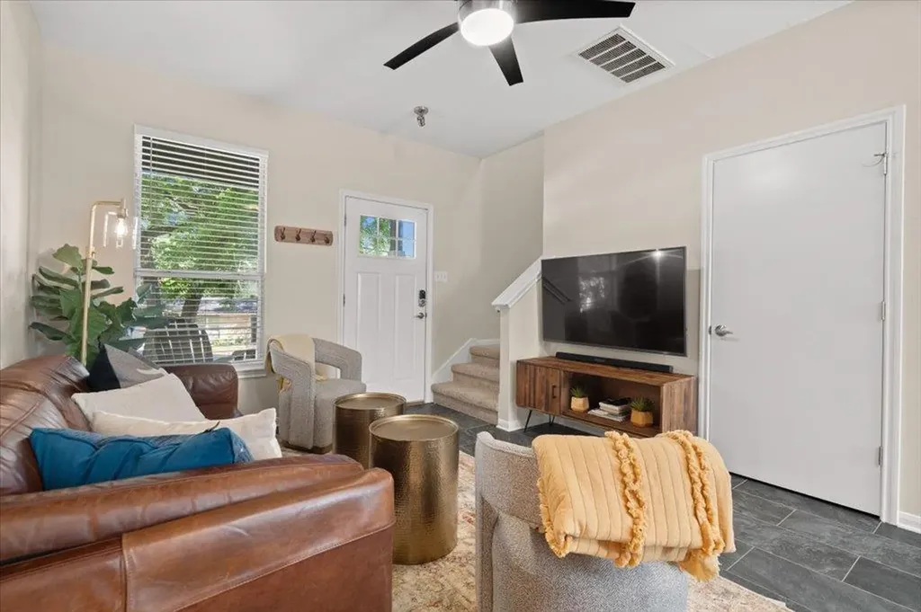 4806 Mendoza Drive Austin TX 78721