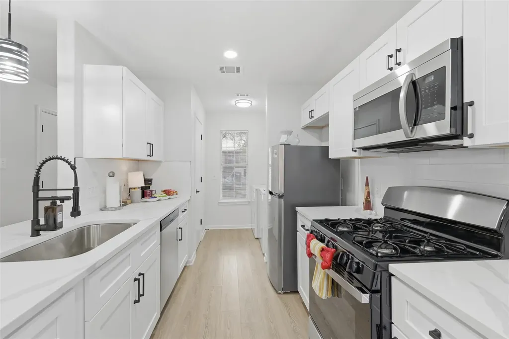 1708 E 17th Street Austin TX 78702