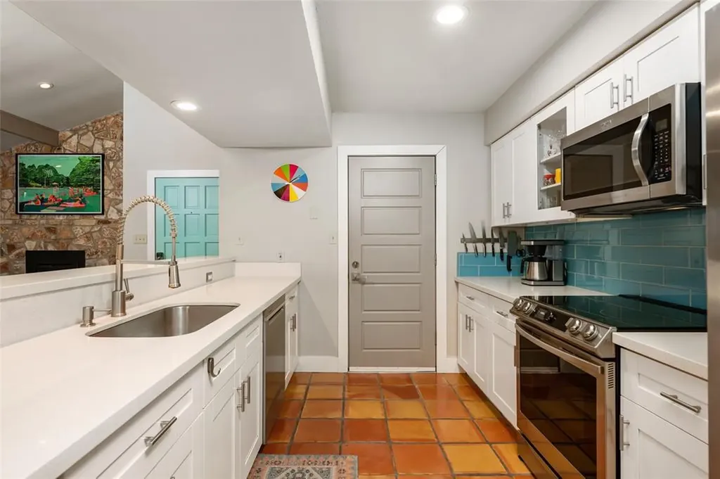 2210 Red Fox Road Austin TX 78734