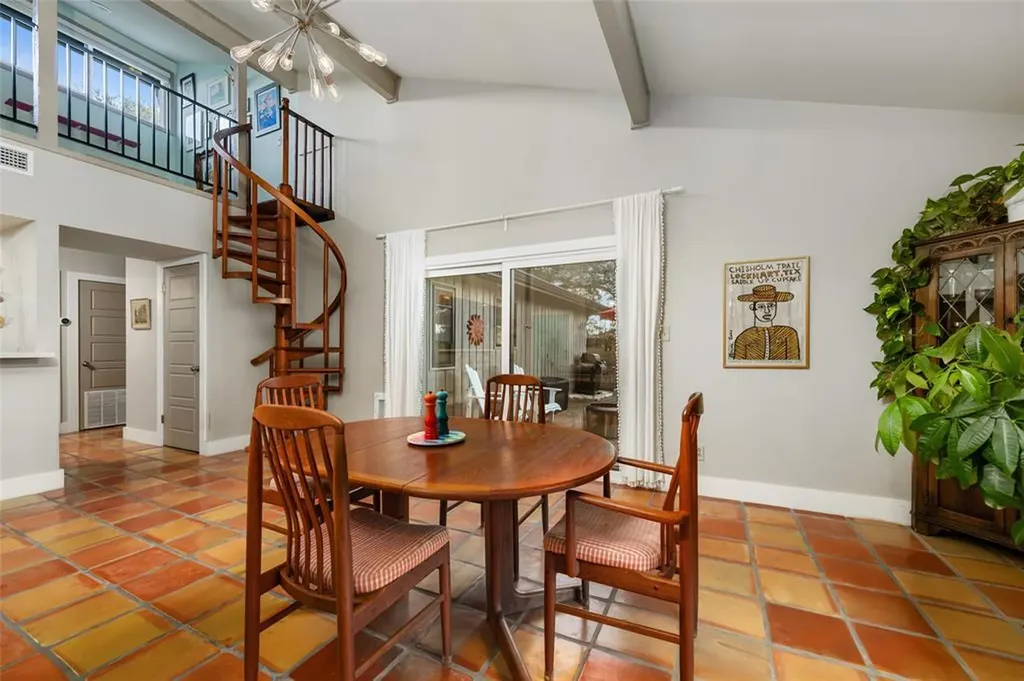 2210 Red Fox Road Austin TX 78734