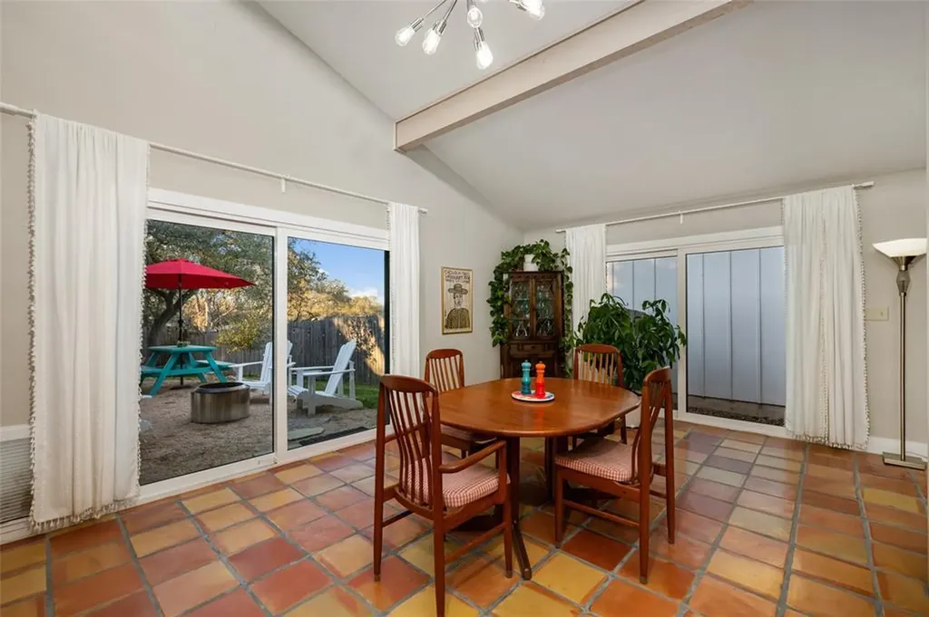 2210 Red Fox Road Austin TX 78734