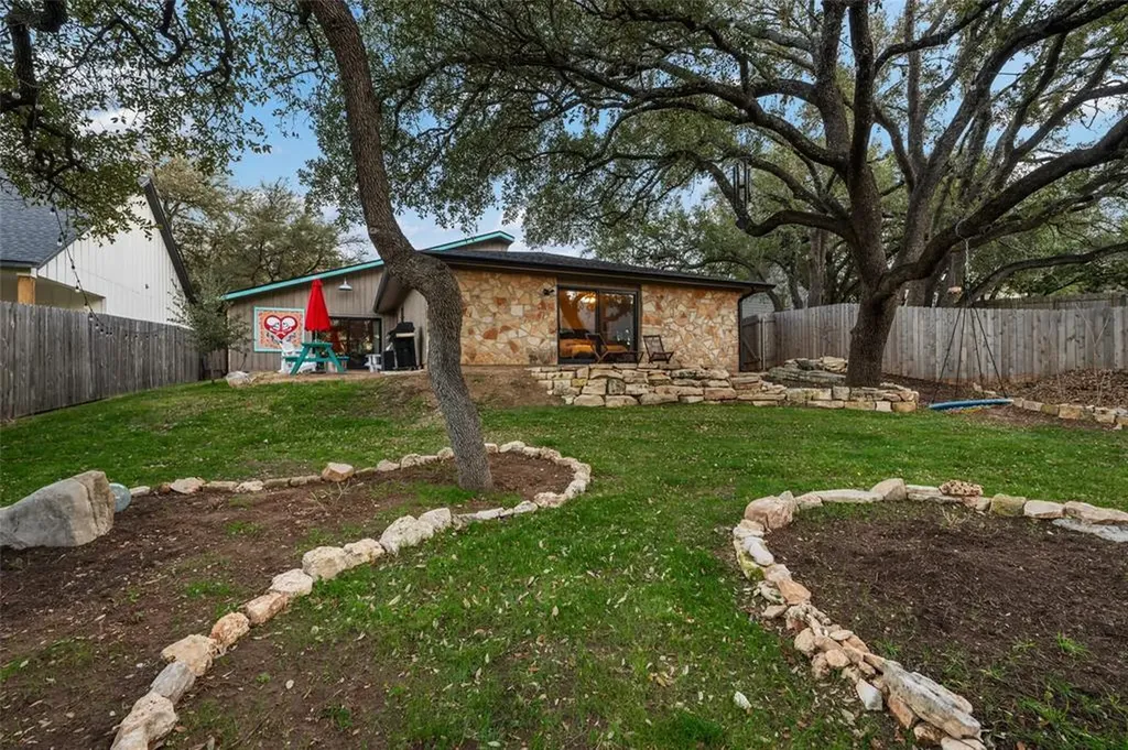 2210 Red Fox Road Austin TX 78734