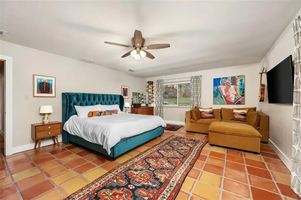 2210 Red Fox Road Austin TX 78734