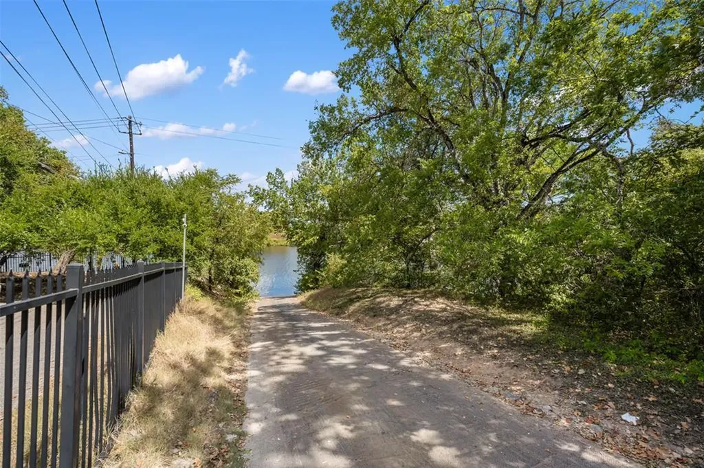2210 Red Fox Road Austin TX 78734