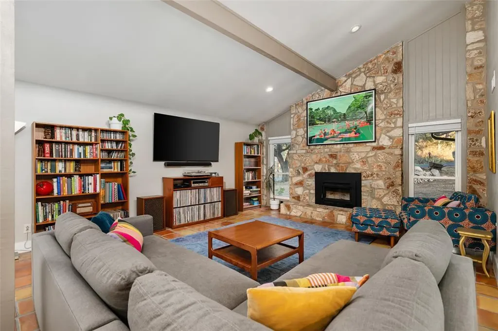 2210 Red Fox Road Austin TX 78734