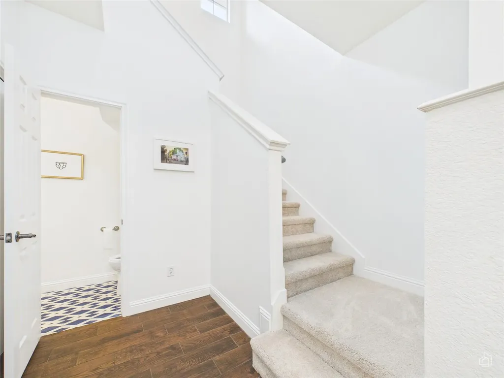 1819 Village Oak Court Austin TX 78704