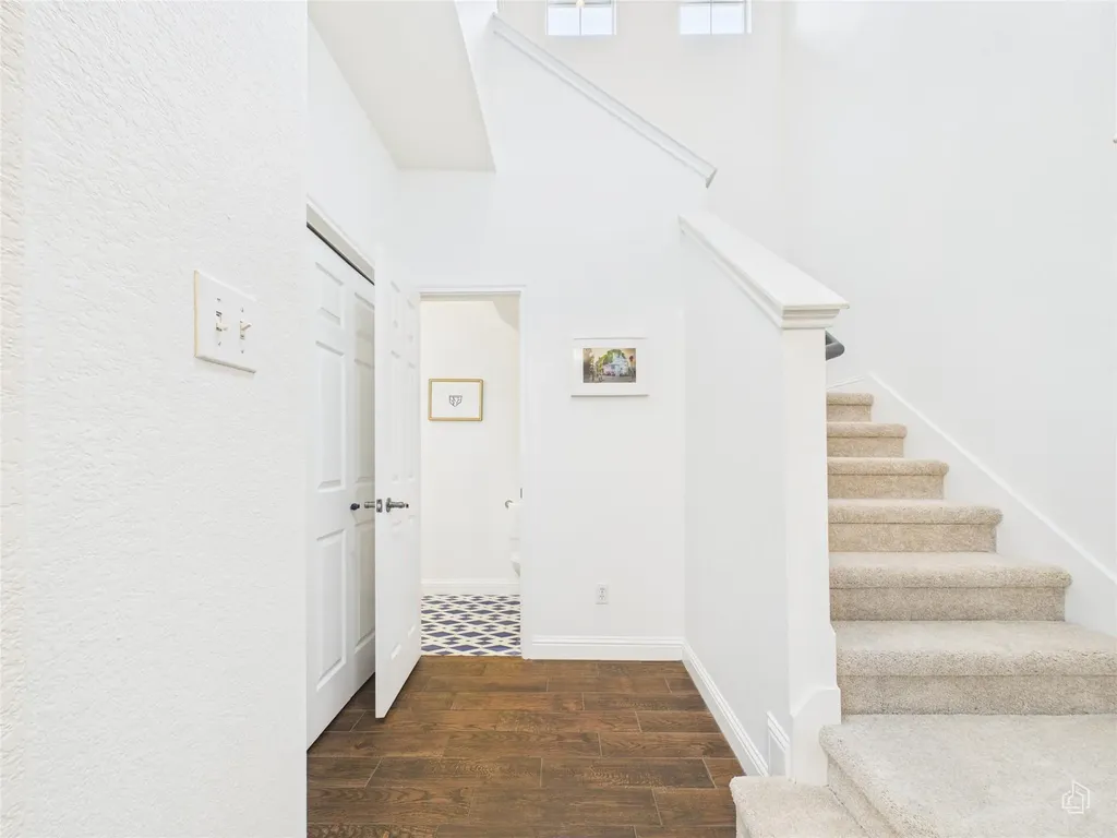 1819 Village Oak Court Austin TX 78704