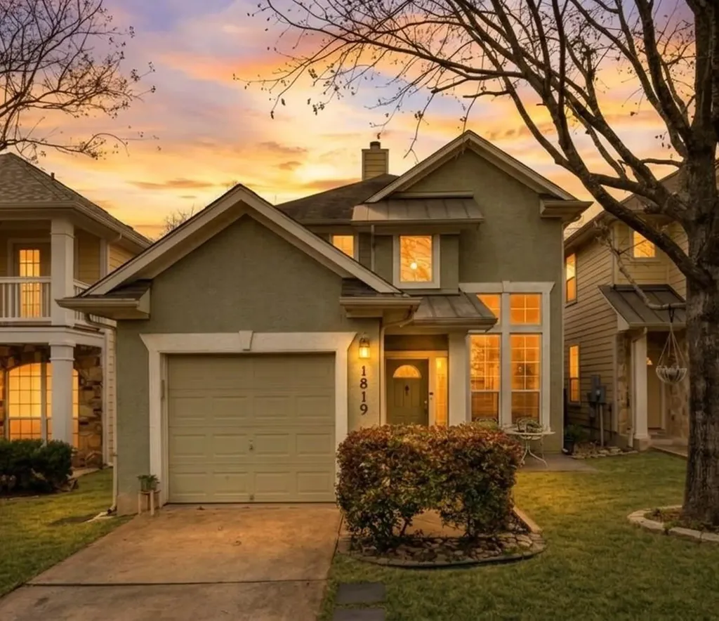 1819 Village Oak Court Austin TX 78704