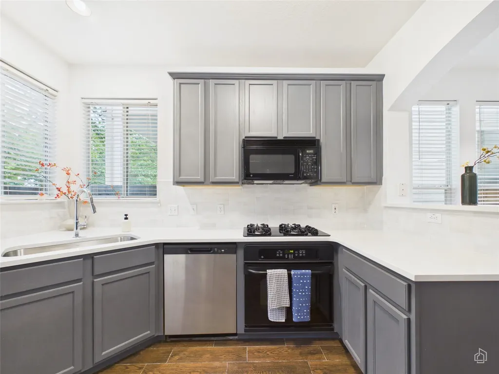 1819 Village Oak Court Austin TX 78704
