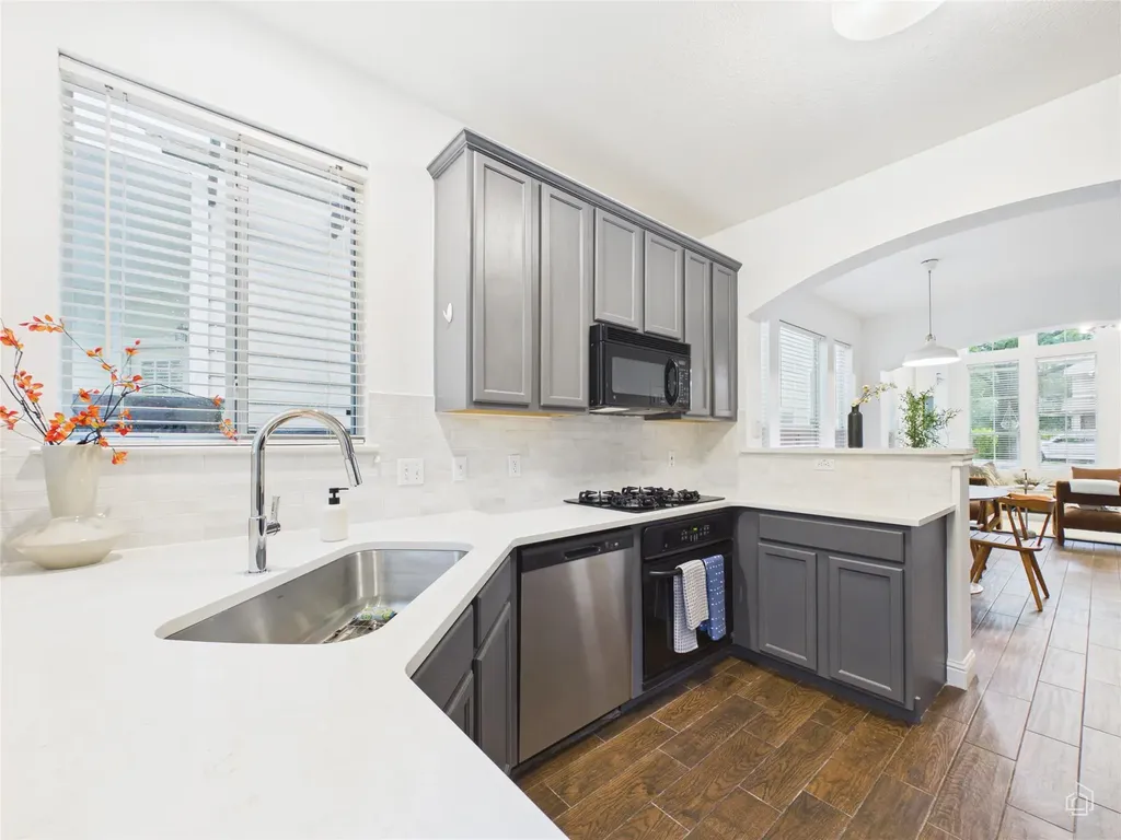 1819 Village Oak Court Austin TX 78704