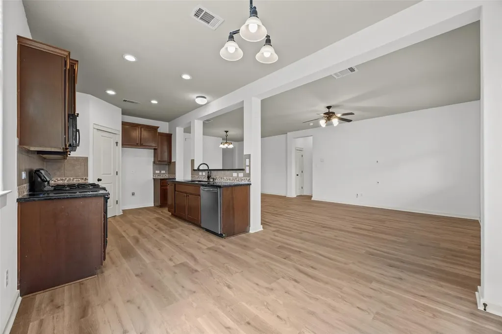 331 Rosemary Hollow Buda TX 78610