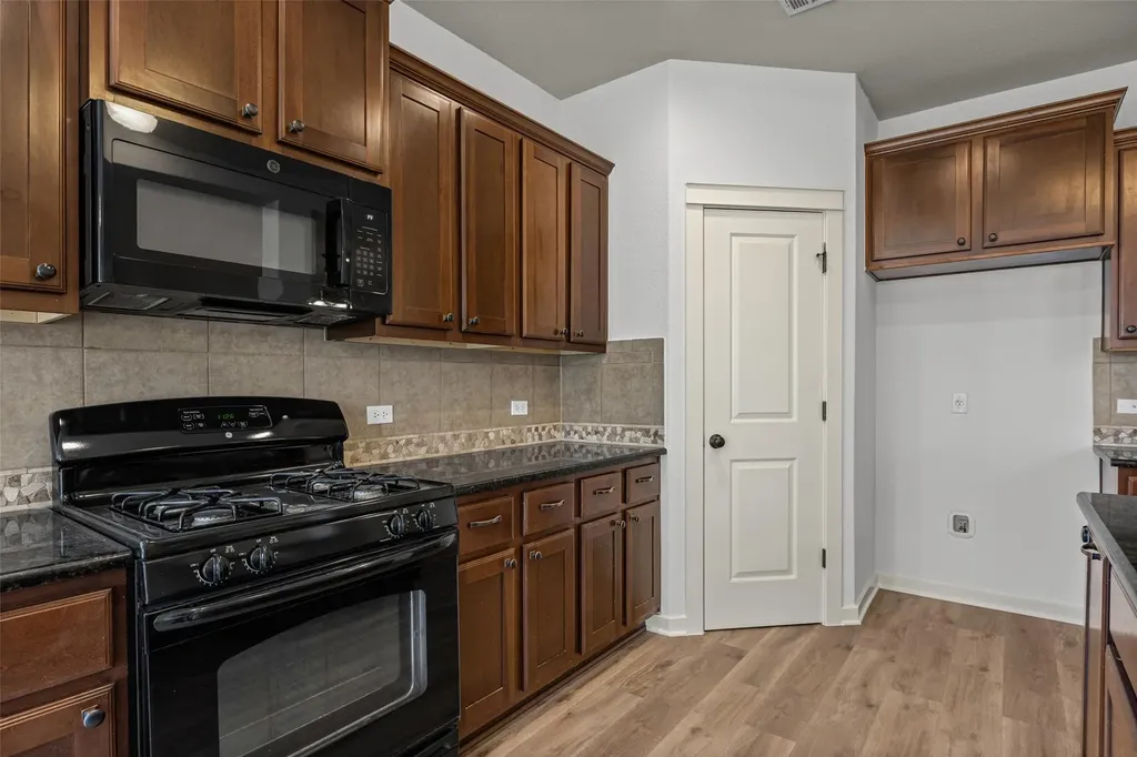 331 Rosemary Hollow Buda TX 78610