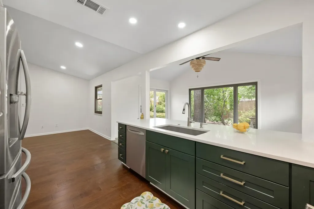 5109 Fort Mason Drive Austin TX 78745