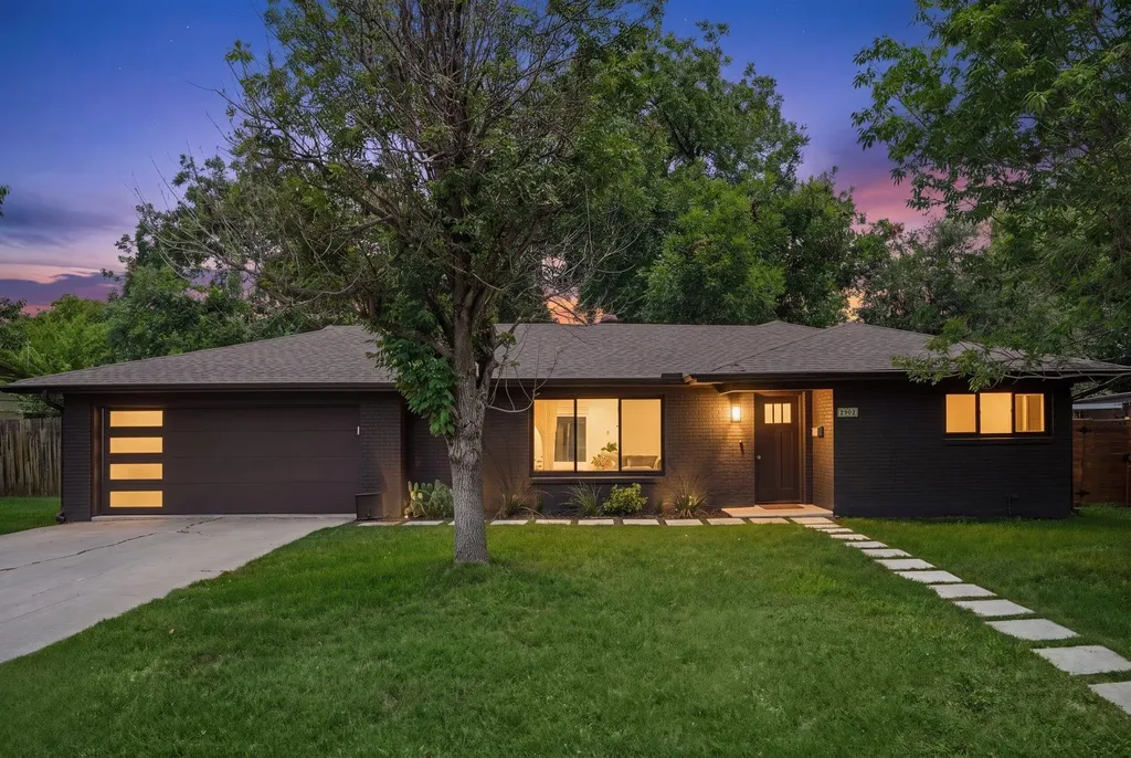 2902 Skylark Drive Austin TX 78757