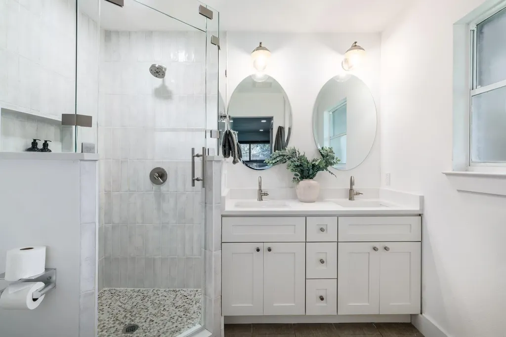 2902 Skylark Drive Austin TX 78757